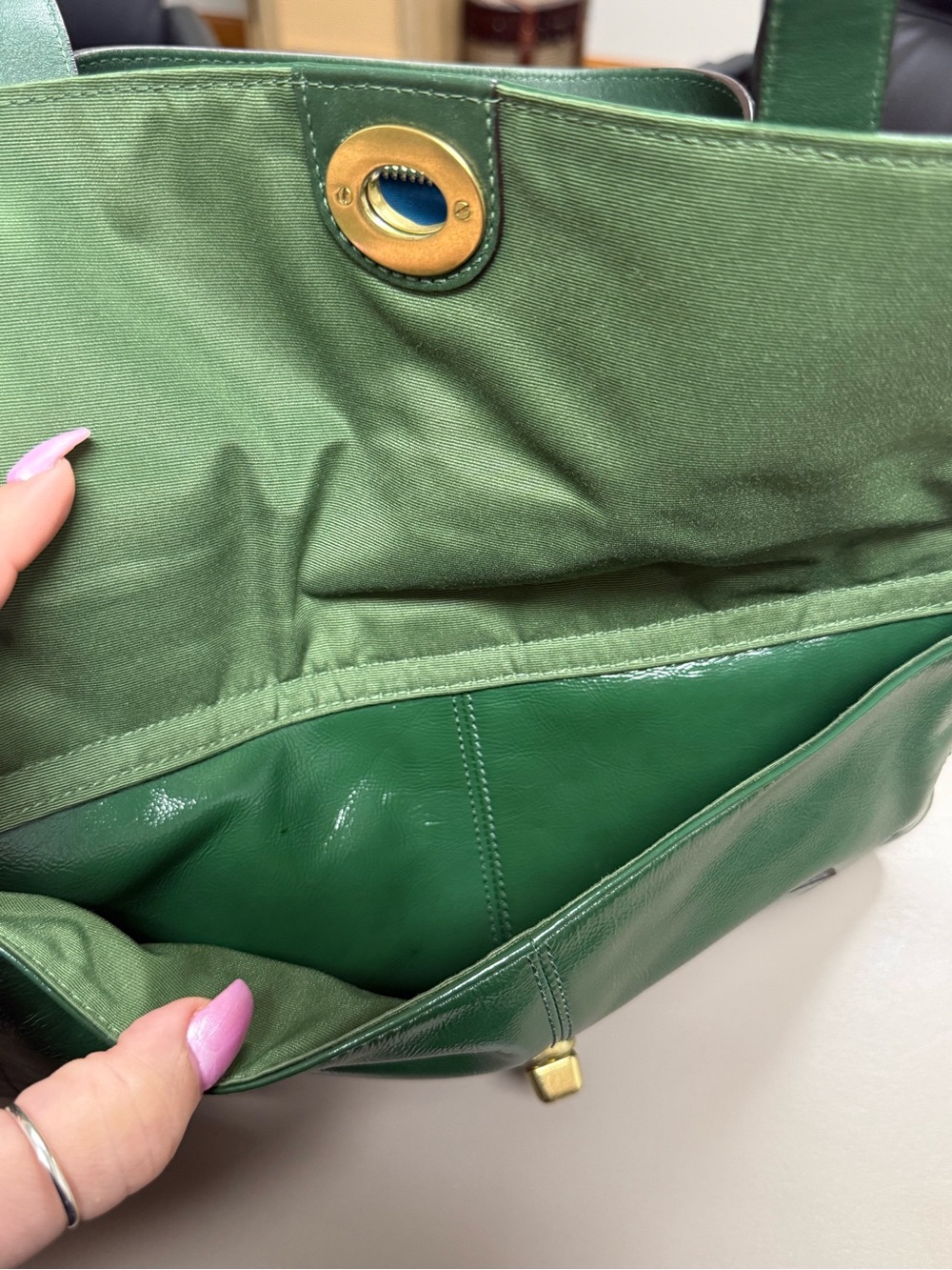 Coach Green Chelsea Leather Turnlock Shoulder Bag with Gold Hardware - Picture 10 of 14